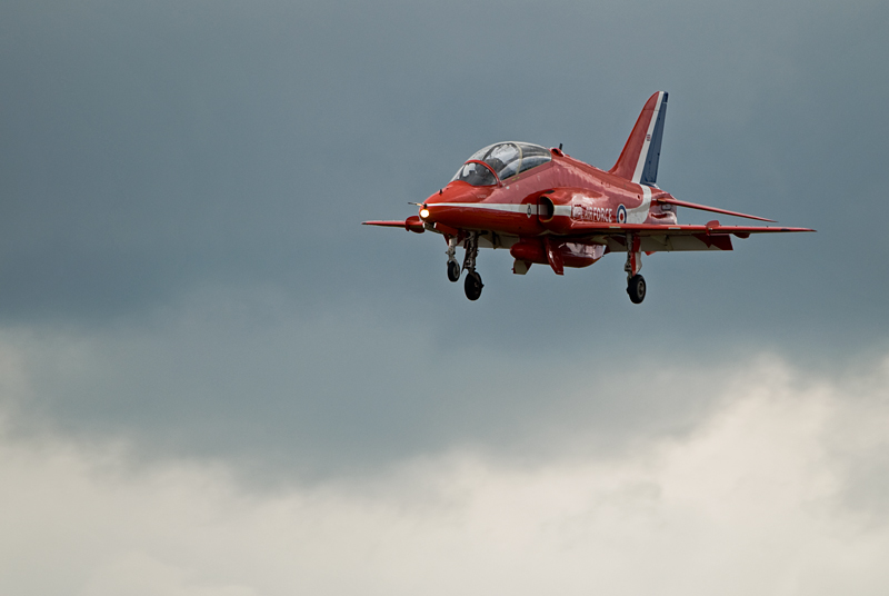 181_Fairford RIAT_Red Arrows na British Aerospace Hawk T1.jpg